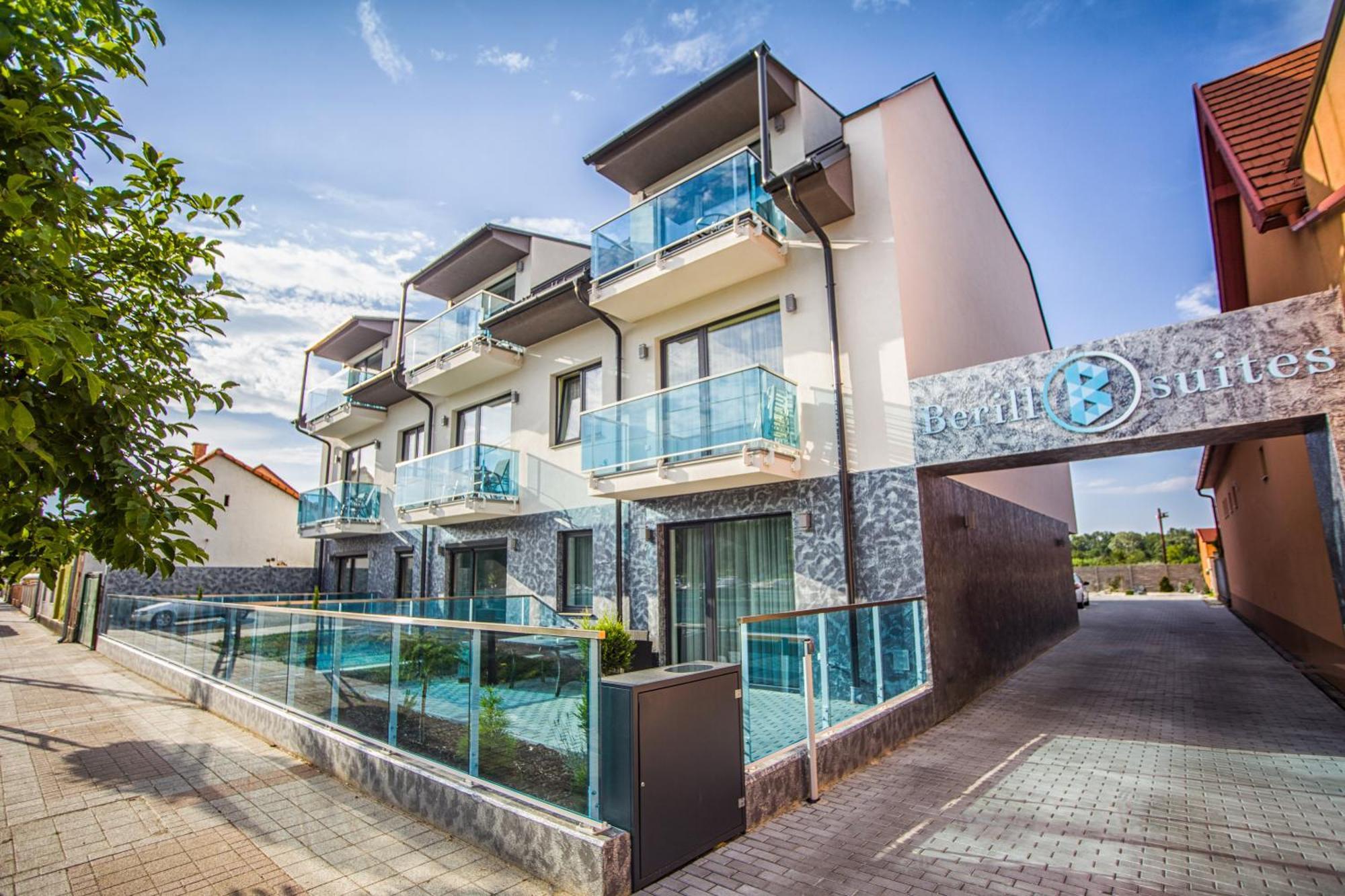 Berill Suites Sarvar Exterior photo