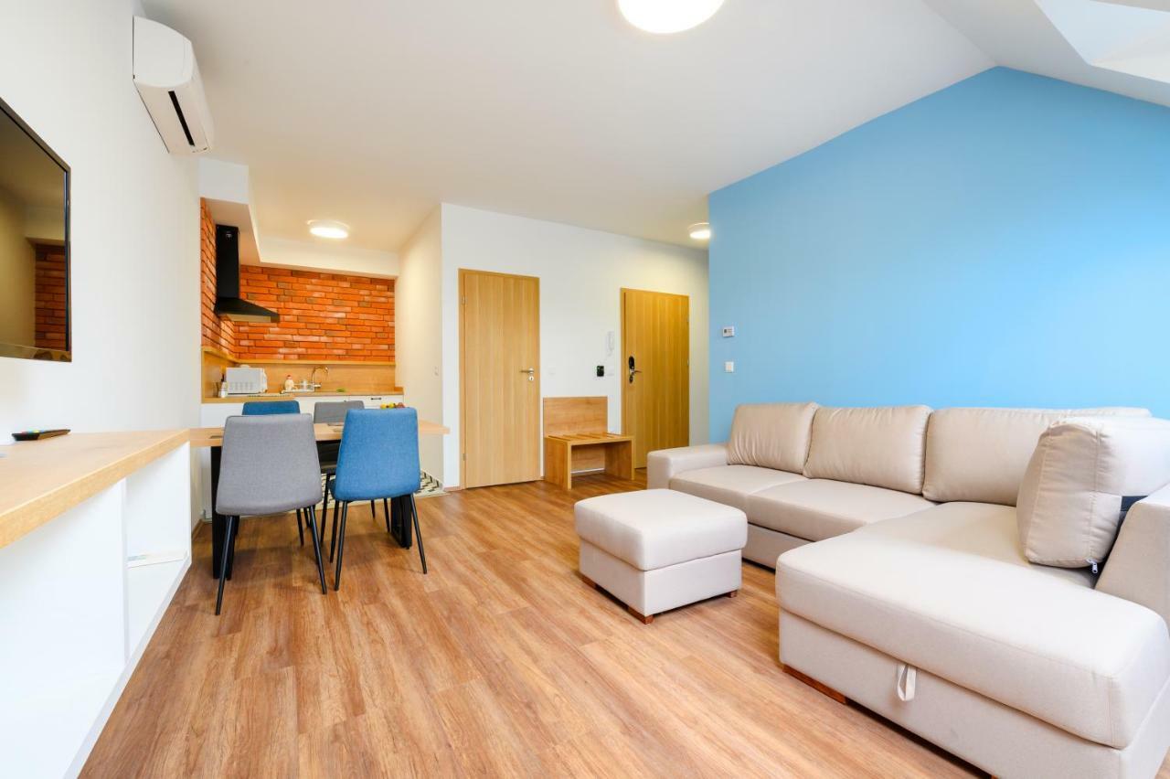 Berill Suites Sarvar Exterior photo